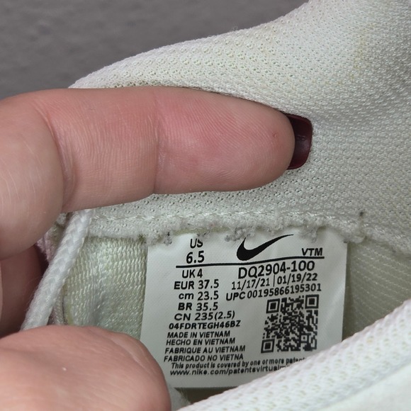 New Balance 574 Women's Running/Casual Shoes Size 6 B Beige White Gum Sole - Picture 12 of 13